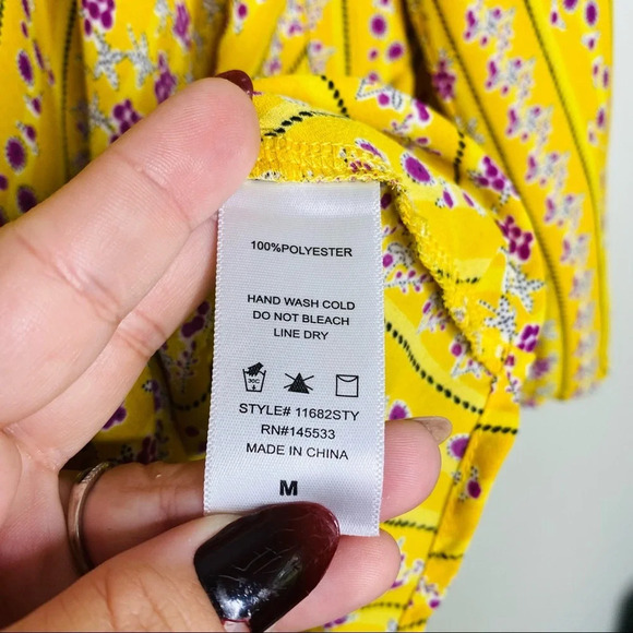 W5 Gold Yellow Floral Boho Surplice Blouse Women’s Size Medium - Picture 6 of 9